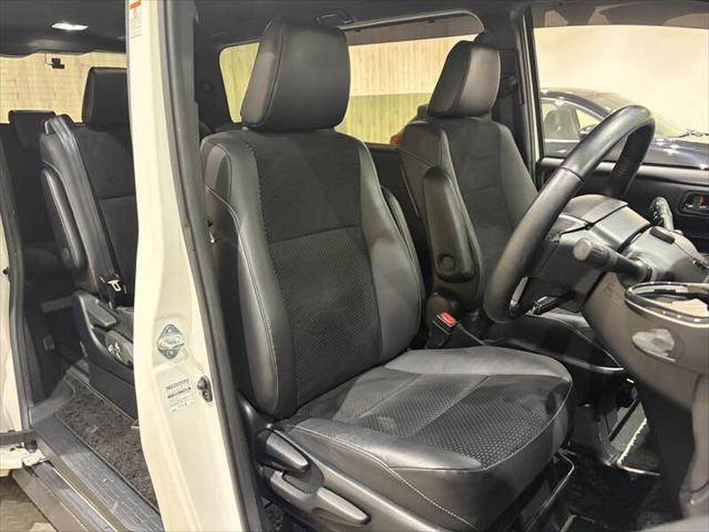 2020 TOYOTA VOXY for sale - photo 10