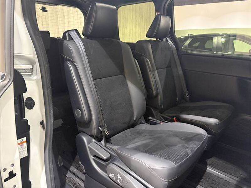 2020 TOYOTA VOXY for sale - photo 11
