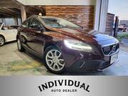 2018 VOLVO V40