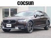 2017 VOLVO V90