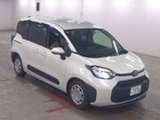 2022 TOYOTA SIENTA G