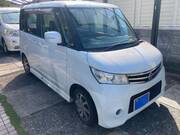 2012 NISSAN ROOX