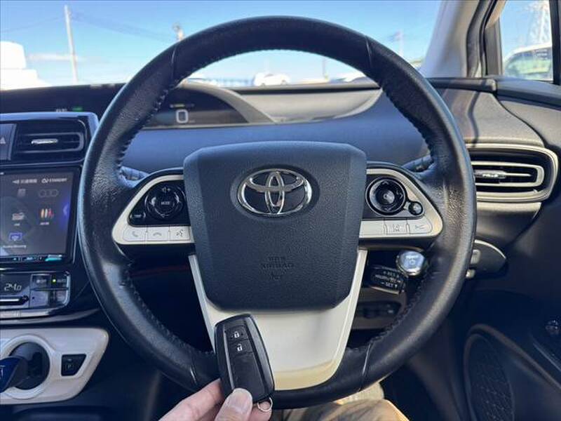 2016 TOYOTA PRIUS for sale - more photos