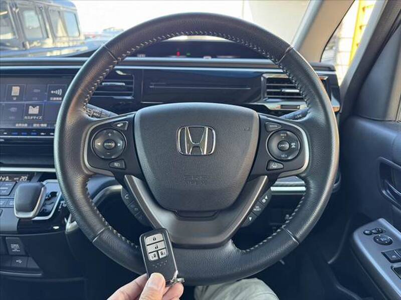 2018 HONDA STEPWAGON for sale - more photos