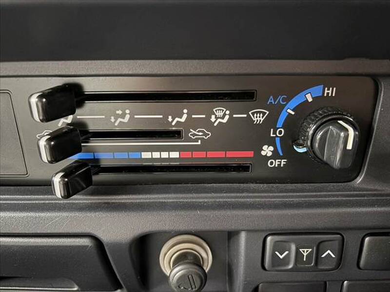2015 TOYOTA LAND CRUISER for sale - more photos