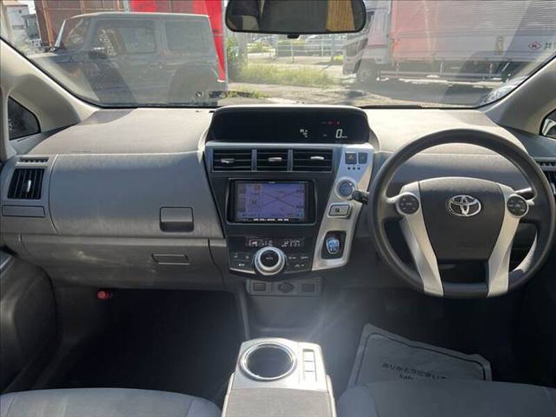 2011 TOYOTA PRIUS ALPHA S for sale - photo 4