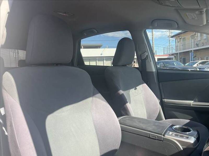 2011 TOYOTA PRIUS ALPHA S for sale - more photos