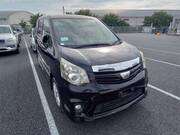 2013 TOYOTA NOAH SI