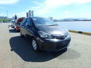 2015 TOYOTA VITZ F