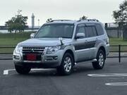2019 MITSUBISHI PAJERO