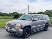 2010 GMC GMC YUKON DENALI (Left Hand Drive)
