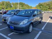 2005 TOYOTA ISIS
