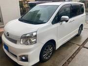 2013 TOYOTA VOXY