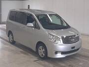 2011 TOYOTA NOAH