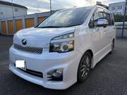 2011 TOYOTA VOXY
