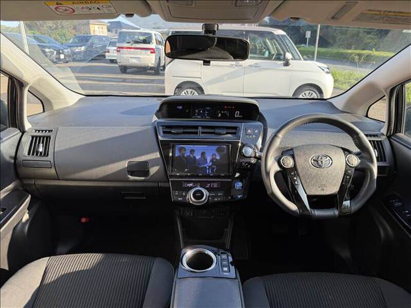 2017 TOYOTA PRIUS ALPHA for sale - photo 3