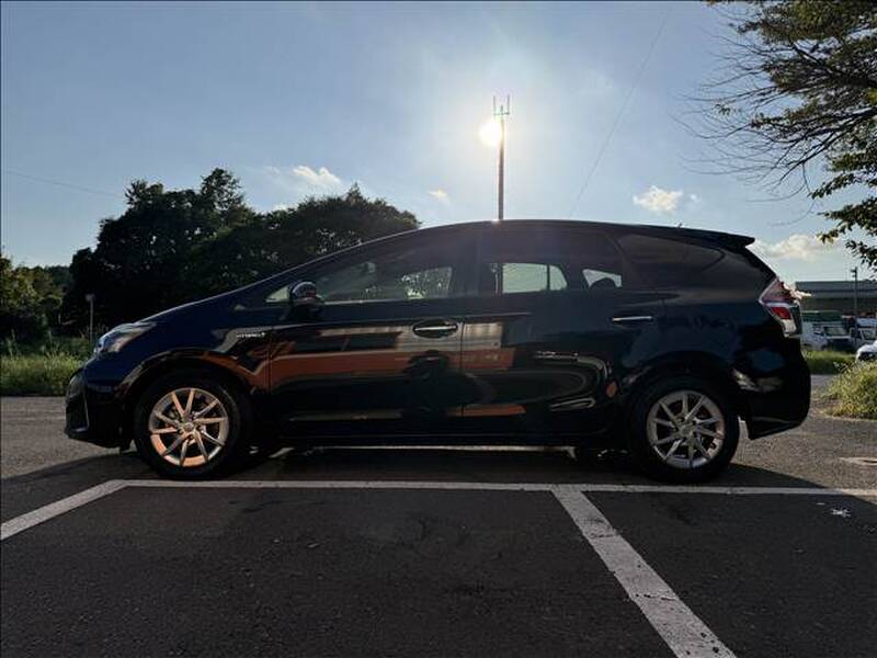 2017 TOYOTA PRIUS ALPHA for sale - photo 7