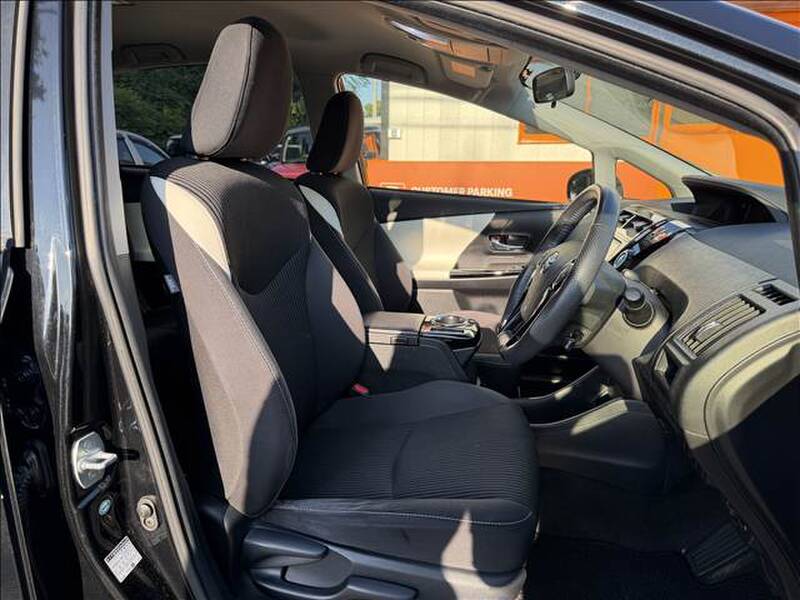 2017 TOYOTA PRIUS ALPHA for sale - photo 10