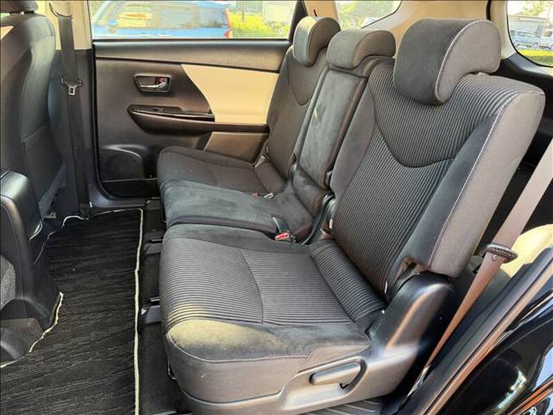 2017 TOYOTA PRIUS ALPHA for sale - photo 11