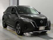 2022 NISSAN KICKS