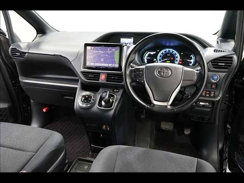 2015 TOYOTA VOXY for sale - photo 3
