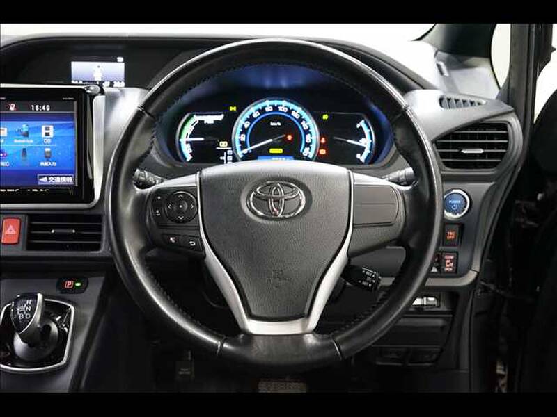 2015 TOYOTA VOXY for sale - photo 11