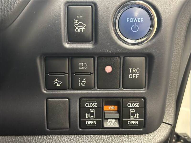 2016 TOYOTA VOXY for sale - photo 9