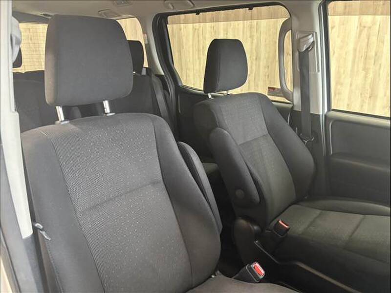 2016 TOYOTA VOXY for sale - photo 10