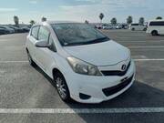 2011 TOYOTA VITZ F