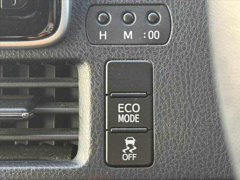 2014 TOYOTA NOAH for sale - more photos