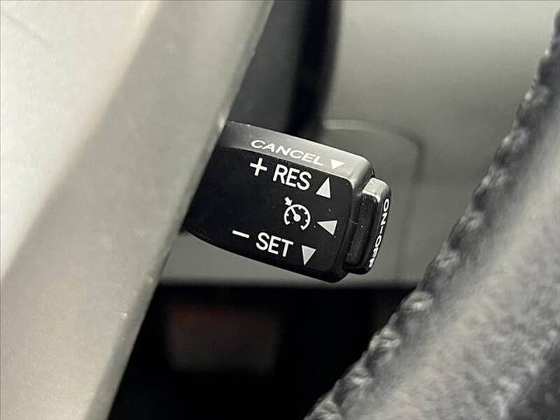 2011 TOYOTA PRIUS ALPHA for sale - photo 6