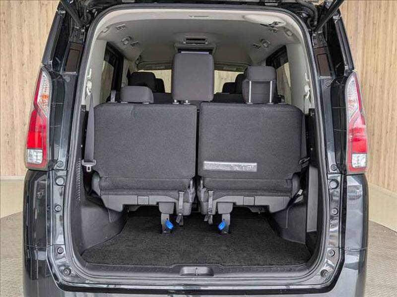 2017 NISSAN SERENA for sale - photo 11