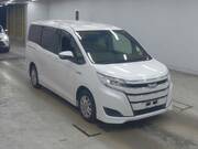 2017 TOYOTA NOAH