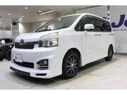2010 TOYOTA VOXY