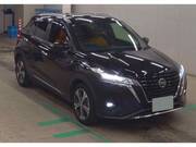 2022 NISSAN KICKS