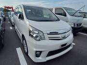 2013 TOYOTA NOAH SI