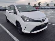 2015 TOYOTA VITZ F