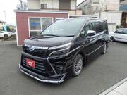 2018 TOYOTA VOXY