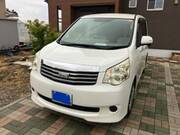 2010 TOYOTA NOAH