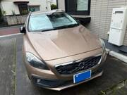 2015 VOLVO V40