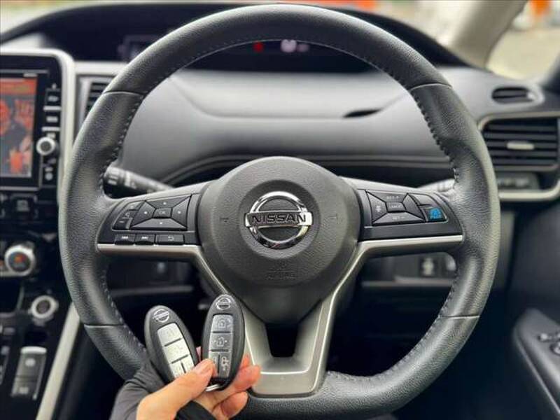 2017 NISSAN SERENA for sale - photo 7