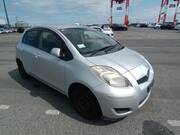 2009 TOYOTA VITZ F