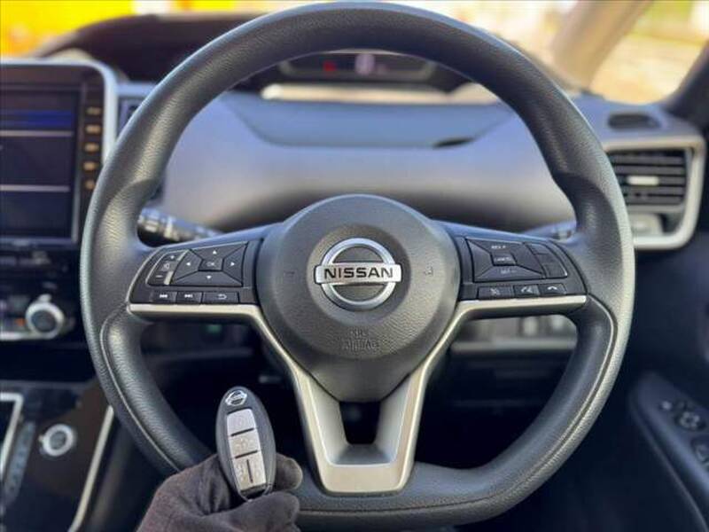 2021 NISSAN SERENA for sale - photo 6