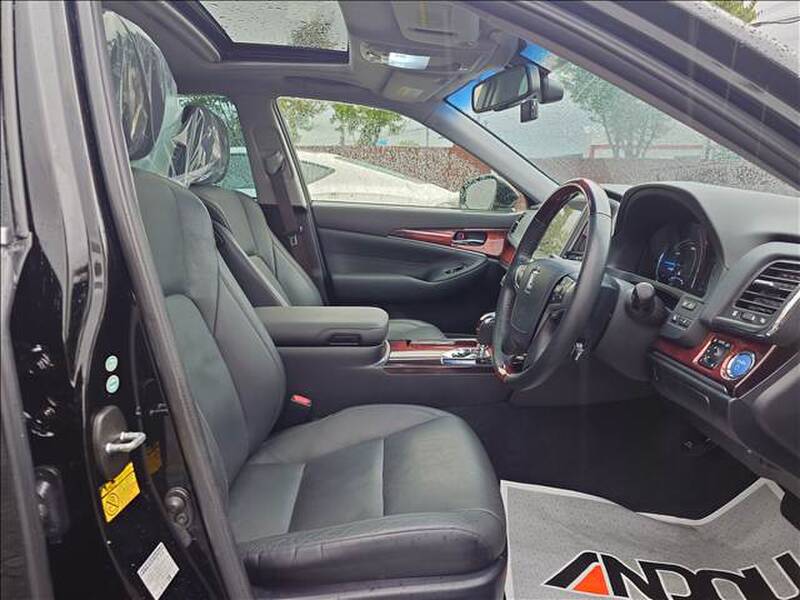 2014 TOYOTA CROWN MAJESTA for sale - photo 5