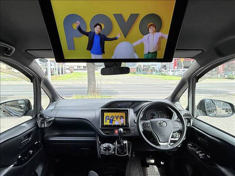 2018 TOYOTA VOXY for sale - photo 3