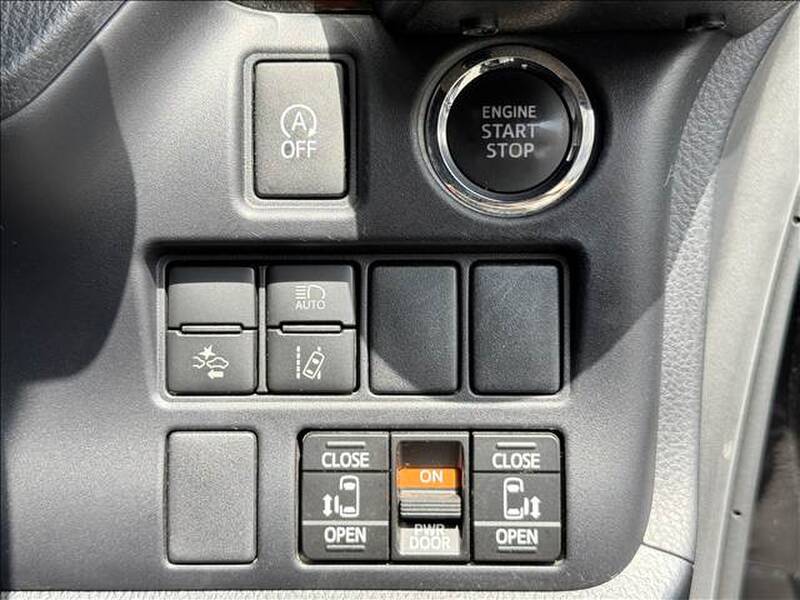 2018 TOYOTA VOXY for sale - photo 5
