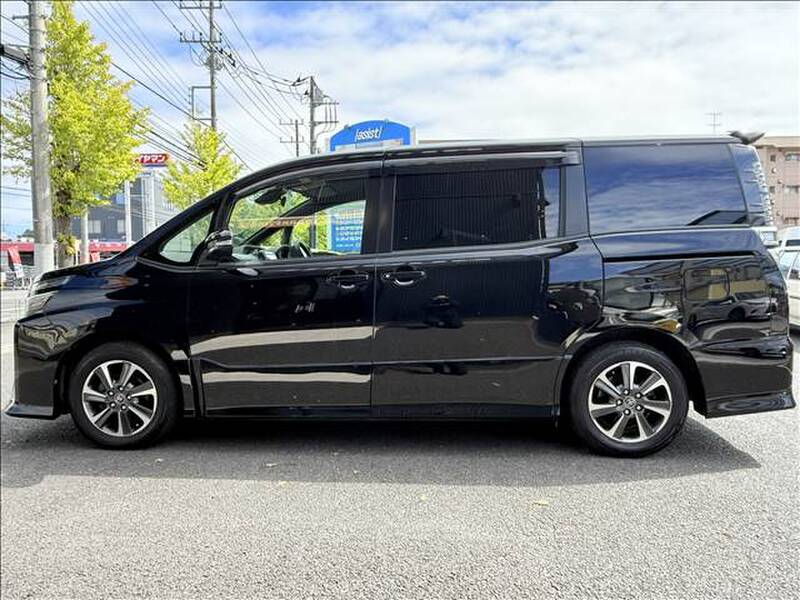 2018 TOYOTA VOXY for sale - photo 7