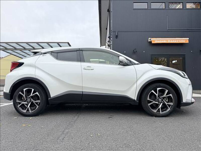2020 TOYOTA C-HR for sale - more photos