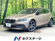 2015 VOLVO V40