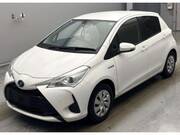 2019 TOYOTA VITZ HYBRID　F